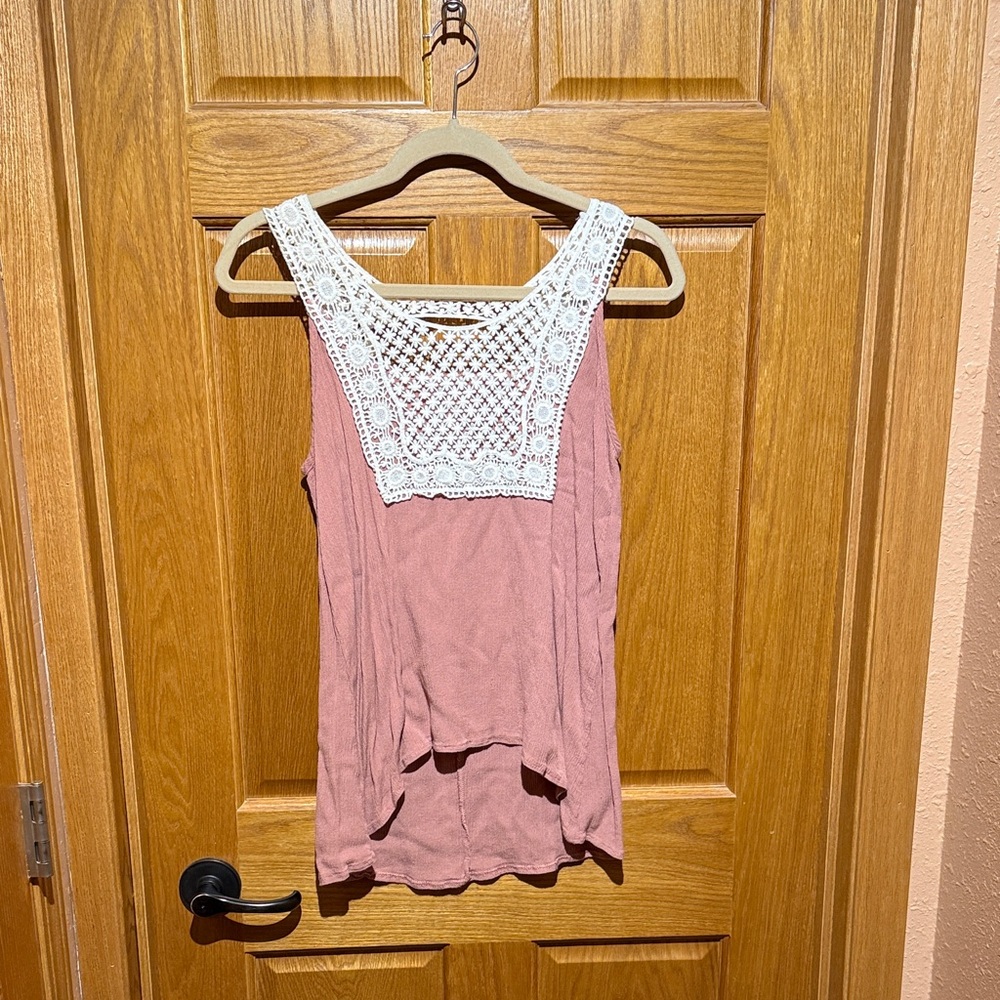 Lace Trim mauve Sleeveless Top